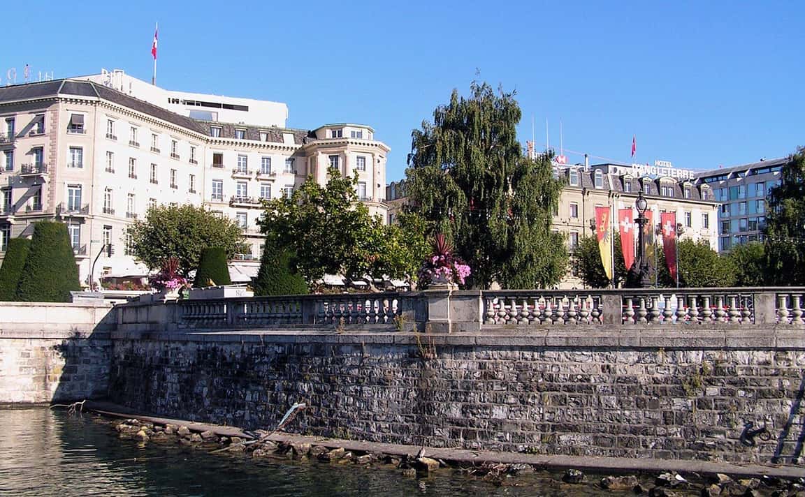 Der Quai du Mont-Blanc in Genf mit seinen Grandhotels gegenüber der Bucht, das Gebiet der Geneva Watch Days